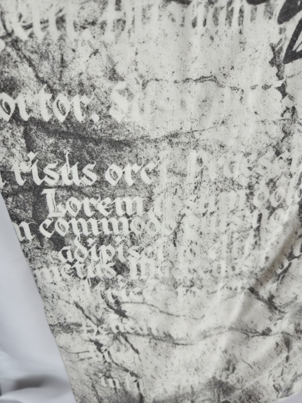 Retrofit Cream Short-Sleeve Tee with Black Wing Graphic - Picture 4 of 12